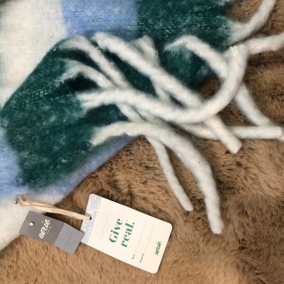 Aerie Blanket Scarf - Picture 3 of 3